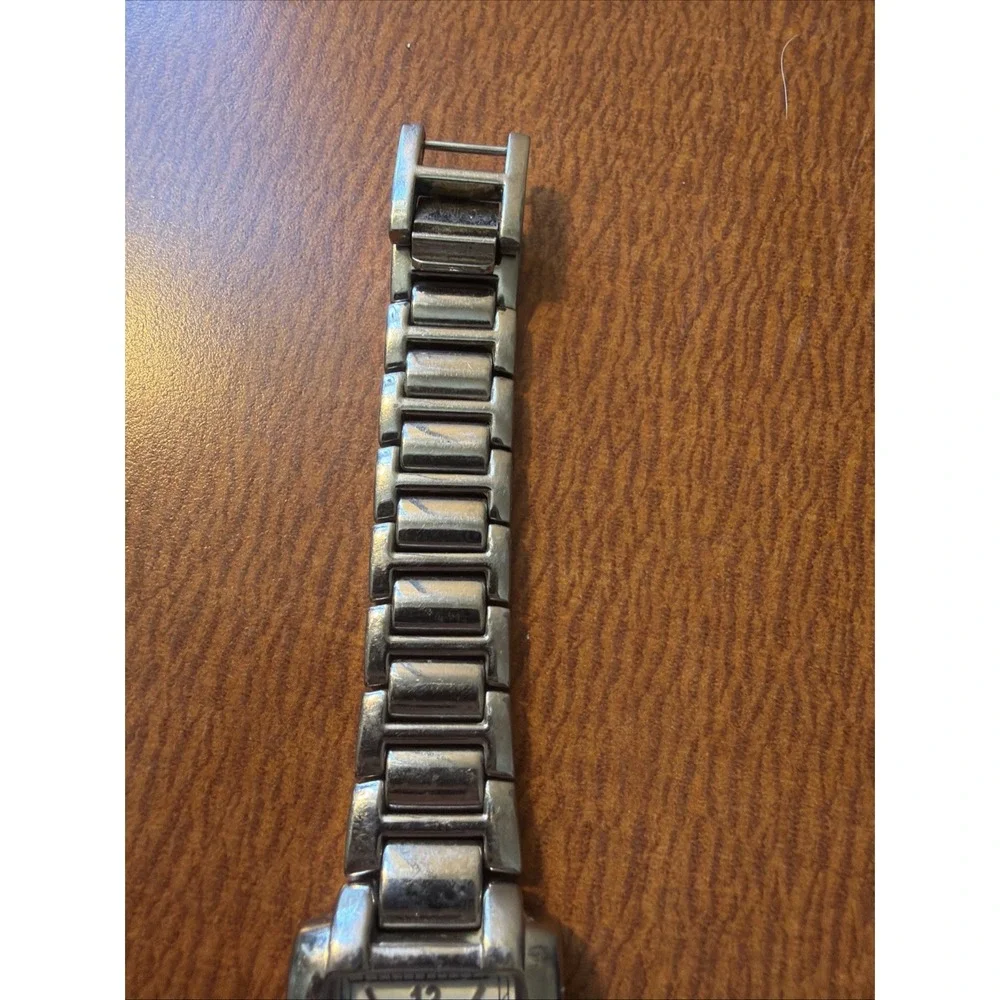 Anne Klein 10/8065 Silver Tone Quartz Analog Women's Watch Needs Battery‎